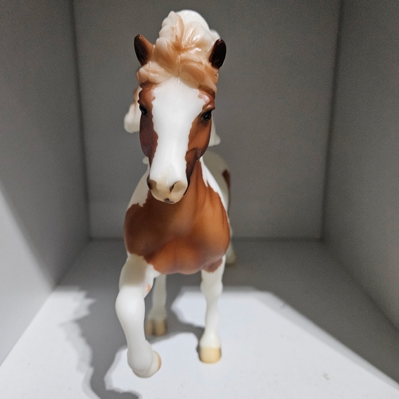 Breyer Horse 1844 Spordur Fra Bergi Collectable Horse Figure - Picture 3 of 5